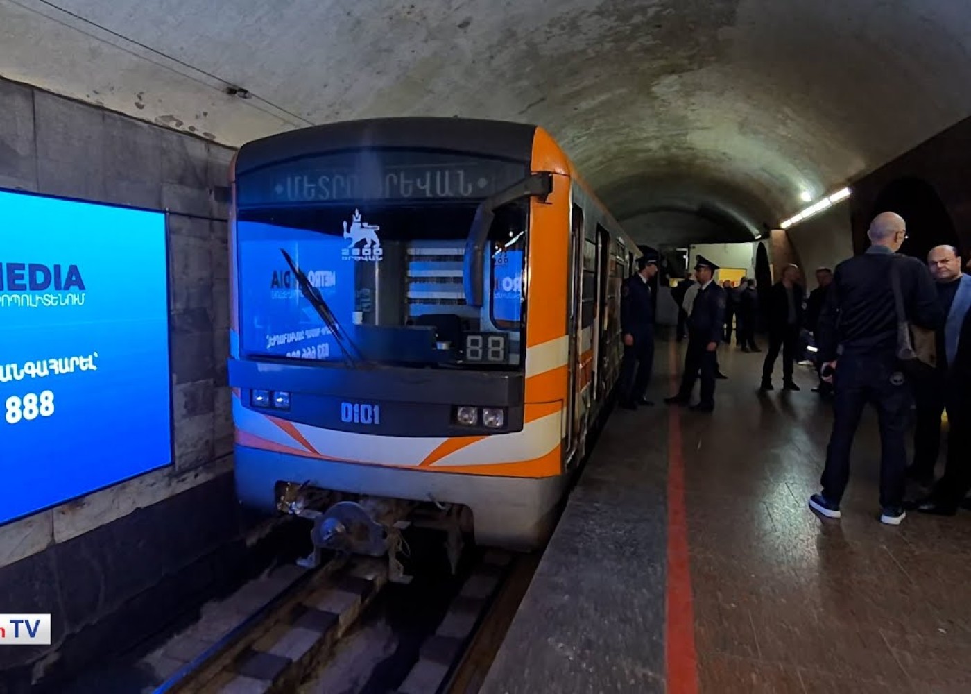 Qarabağ ermənisi İrəvanda metro vaqonunun altında qalaraqÖLDÜ